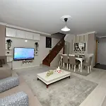 Luxury 公寓式酒店 4*